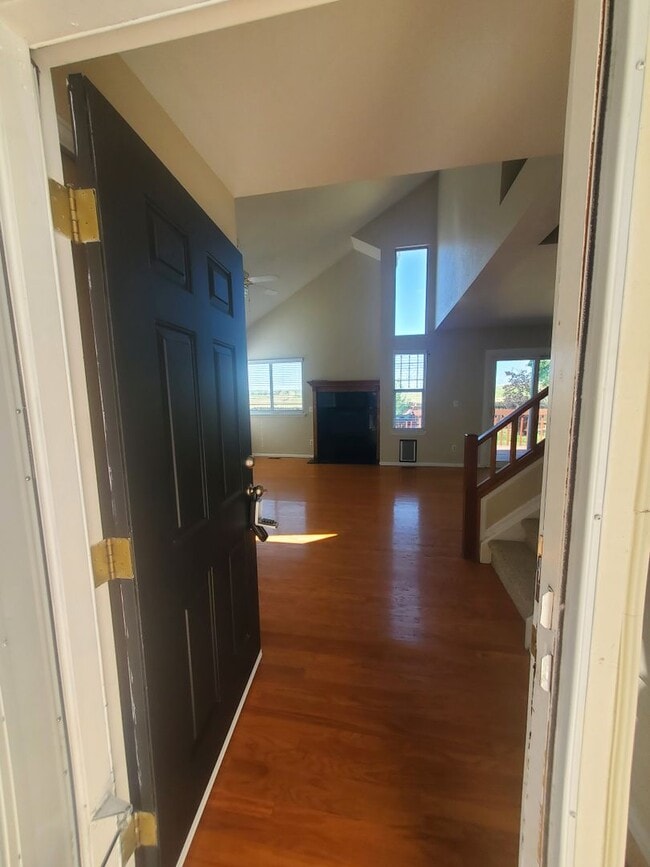 Photo - 3 Bedroom Home w Extra Room and 2 Car Garage in Stratford Lakes!