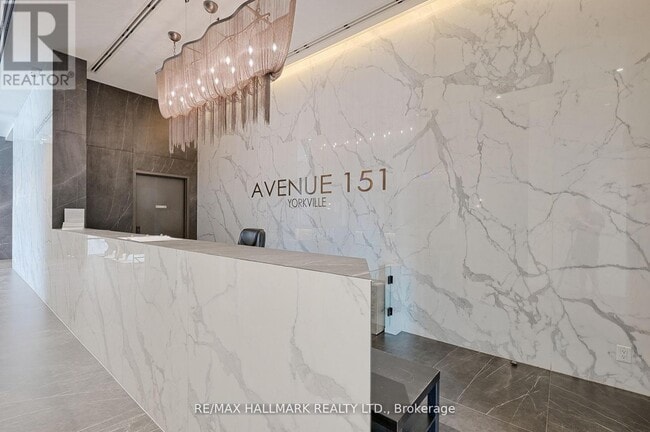 Photo - 151 Avenue Rd Unit 601