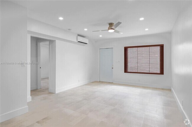 Building Photo - 551 NE 26th St Unit 3 Rental