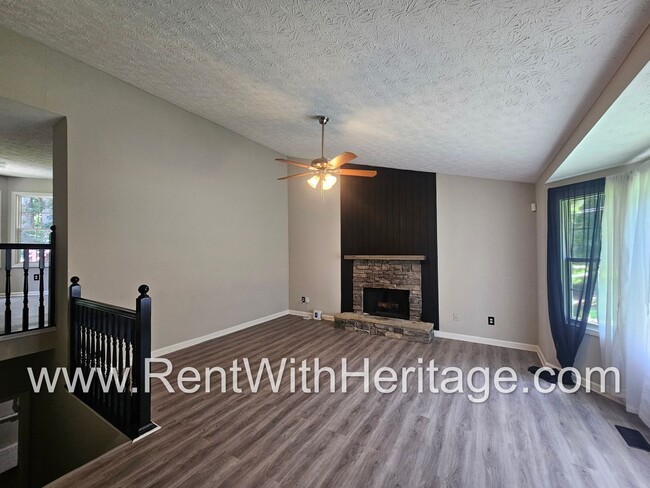 Photo - Amazing 3 Bedroom/ 2 Bath Home / Bonus Roo...