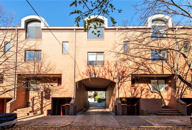 Photo - 327 Monroe St Unit B