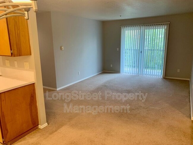 Photo - 8324 SE Rhine St Unit 2