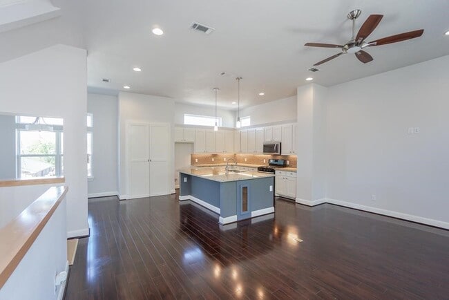 Photo - 3351 Kilgore St