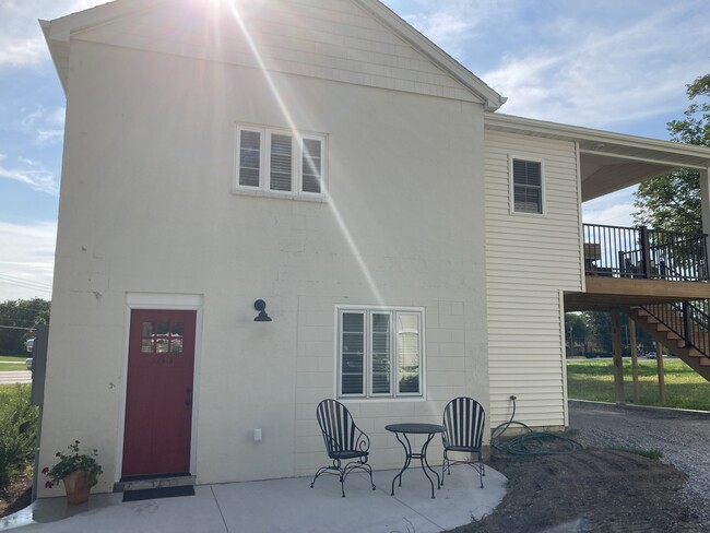 Building Photo - 6040 Northwest Blvd Rental