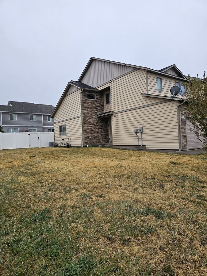 Photo - 4041 Raindancer Trail