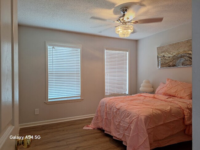 1884 Norcross Chase Cir