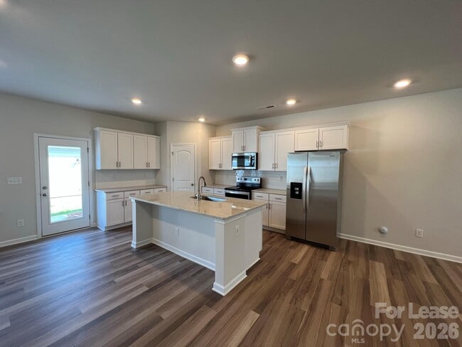 Photo - 208 Sagecroft Ln