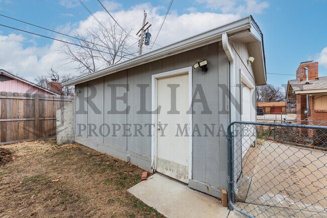 Photo - 2210 W Columbine Ln