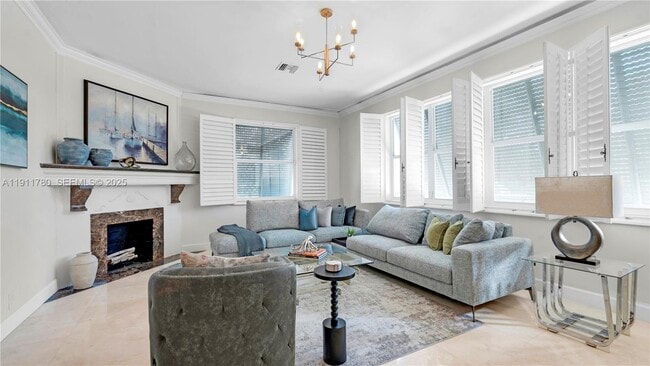 Photo - 623 NE 17th Way