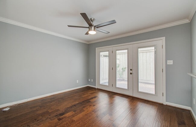 Photo - 402 Bendwood Dr Unidad True