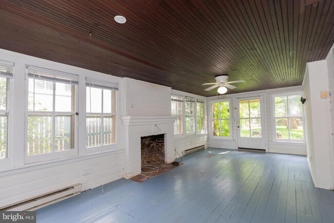 Photo - 304 W German St