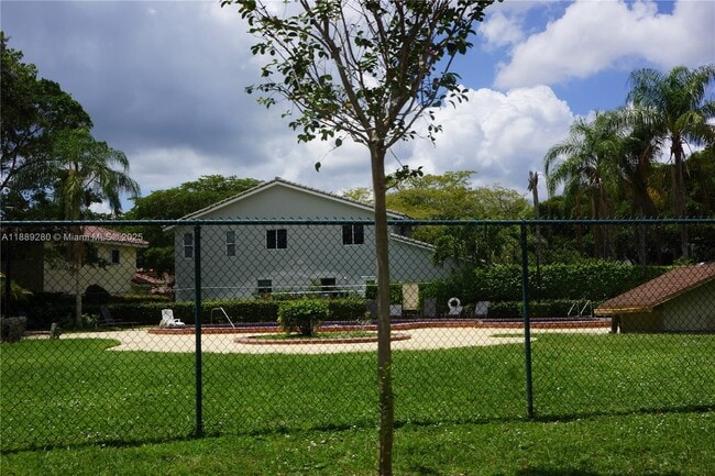 Photo - 11 SW 94 Terrace