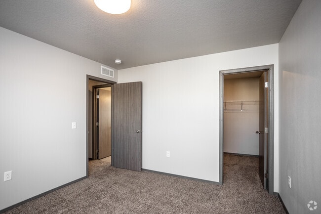 2BR, 1.5BA - Townhome/1,078 SF