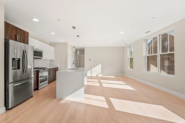 Photo - 124 Warren St Unit 302