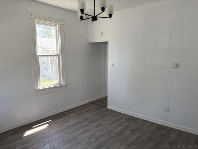 114 1/2-114 1/2 I St