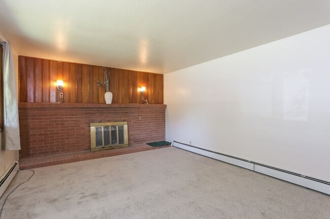 Photo - 2408 Lake Dr