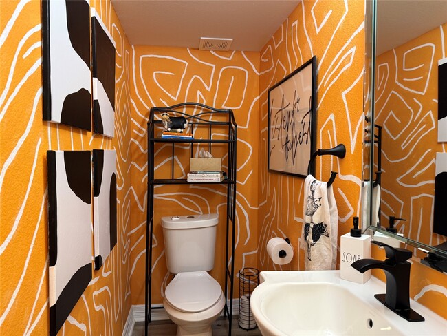 Photo - 1010 Melneeka Ln