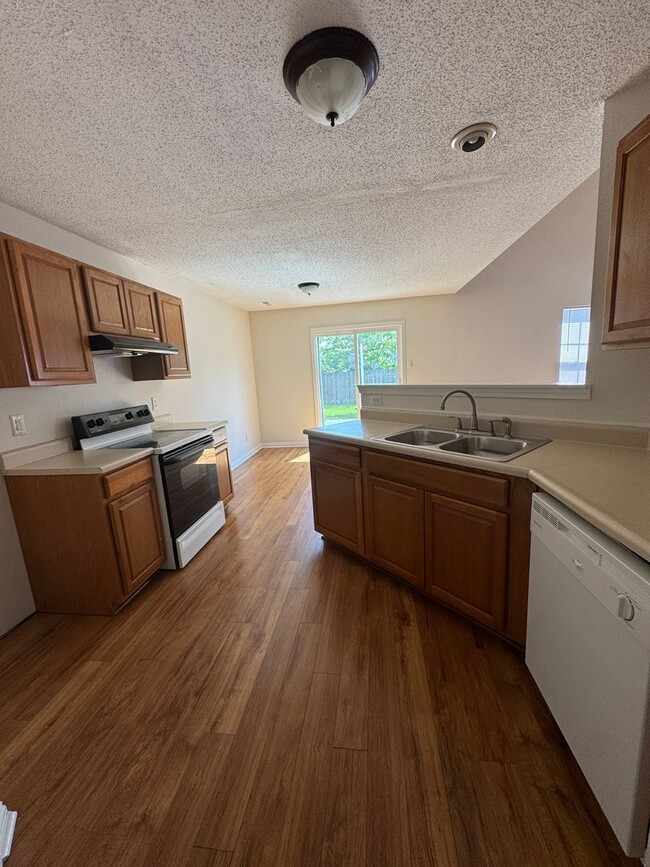 Photo - 1209 Porchester Ln