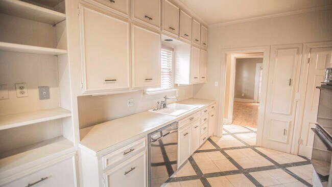 Photo - 2011 16th St