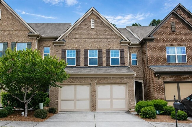 Building Photo - 2132 Greencrest Cir