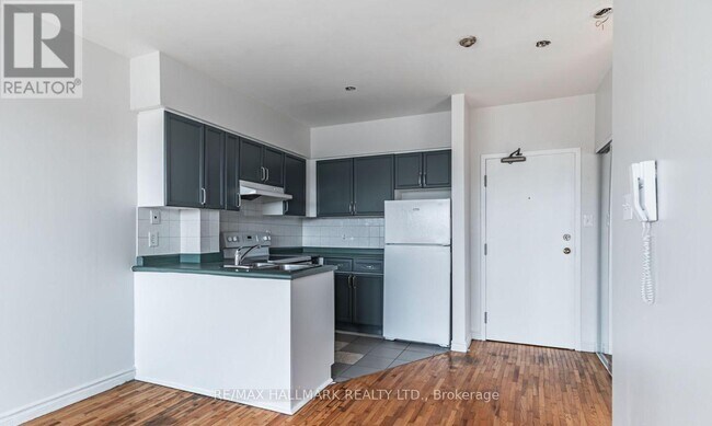 Photo - 2831 Kingston Rd