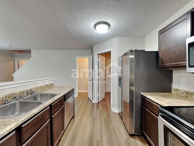 Photo - 2364 Blackthorn Dr