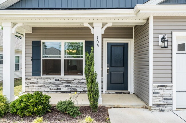 Photo - 105 Boomer St