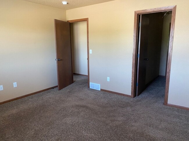 Photo - Beautiful, 3 bedroom Townhouse