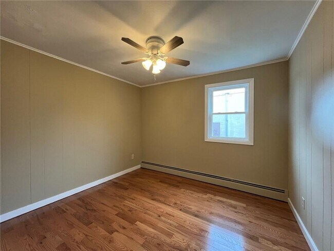 Photo - 1287 1/2 S Broadway Unidad 1