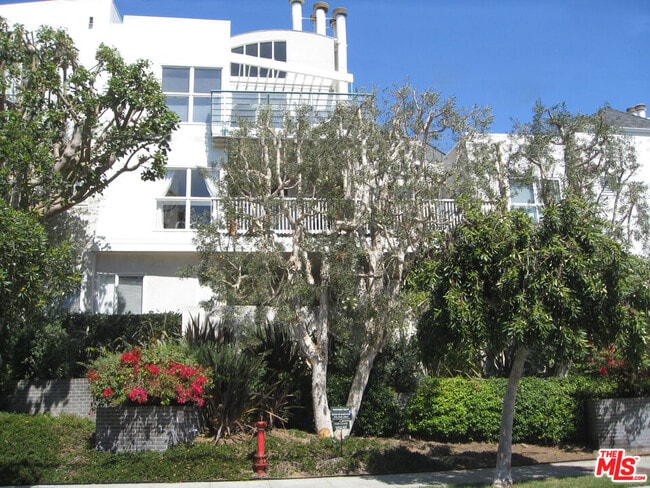 Building Photo - 2913 3rd St Unit 101