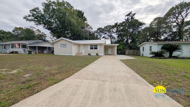 Nicely renovated 3 bedroom Home in Central... - Nicely renovated 3 bedroom Home in Central...