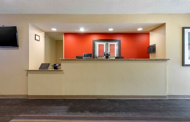 Furnished Studio-Austin - Metro