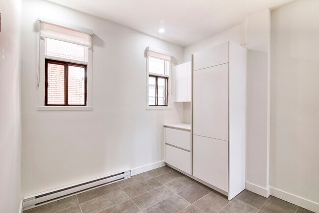 Photo - 6885-6891 Sherbrooke west Unit 4