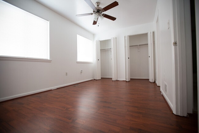 Photo - 15 Sugarland Square Ct