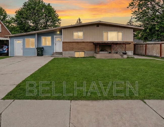 Building Photo - 1121 S 4th Ave