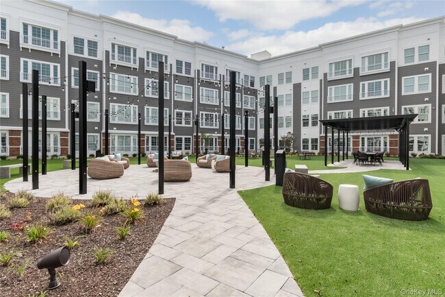 Photo - 75 E Hoffman Ave Unit 1001