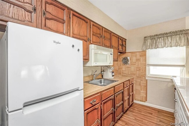 Photo - 10 Leanore Dr