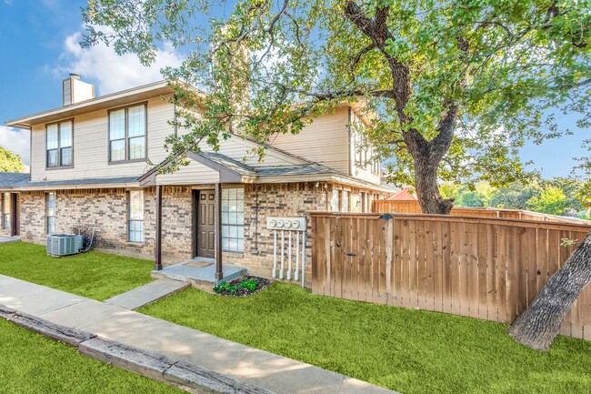 A Lovely 3 Bedroom Townhome in Kennedale - A Lovely 3 Bedroom Townhome in Kennedale Unidad C