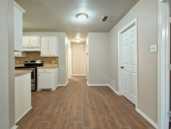 Photo - Cozy 3 bed 2 bath in Northridge