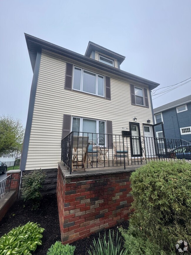 Building Photo - 53 Farragut Ave Unit 2 Rental