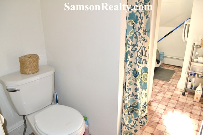 Photo - 230 Brown St Unidad 3