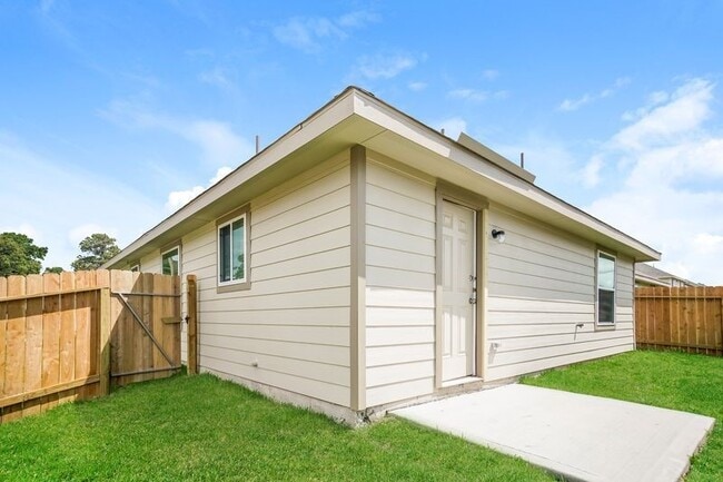 Photo - 313 Blue Crane St