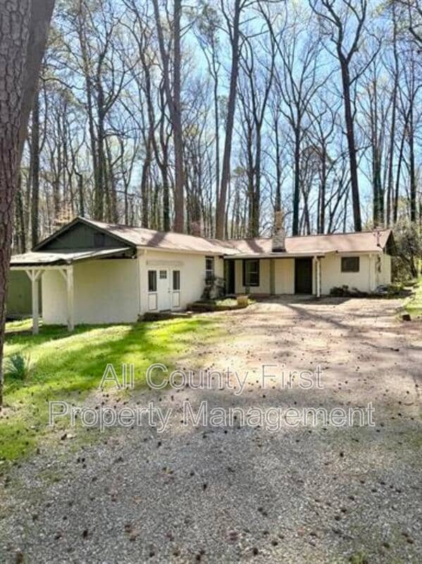 Building Photo - 459 Holly Dr SE