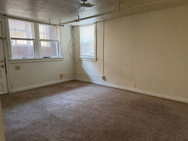 Photo - DY Rentals Duplex 2 Unidad Downstairs #2