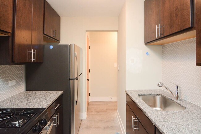 Photo - 447 W Surf St Unit 113
