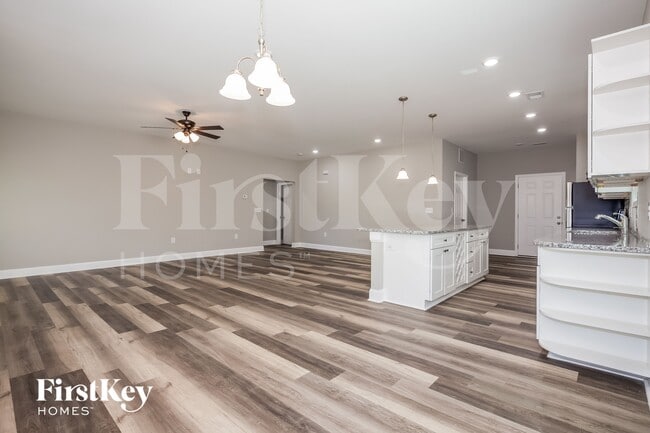 Photo - 5055 Tuckaseegee Rd