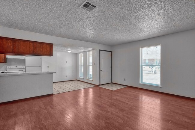 Photo - 1012-1014 N 5th Unit 1012 N 5th