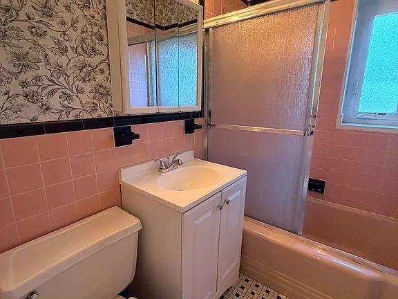 Photo - 572 Whitney Ave Unit #3E