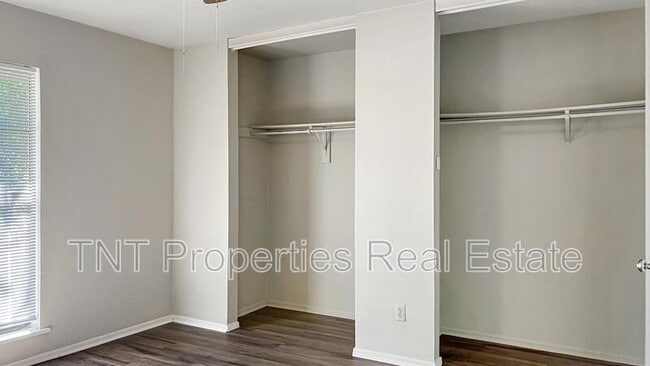 Photo - 1925 Pine Tree Dr Unit B