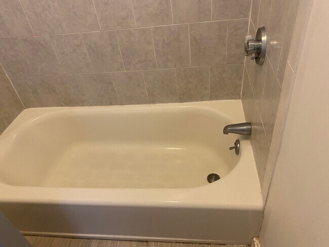 Photo - 203 Fuller St